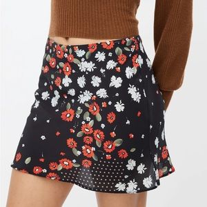 100% Black Silk Floral Mini Skirt by Réalisation Par sz/S
